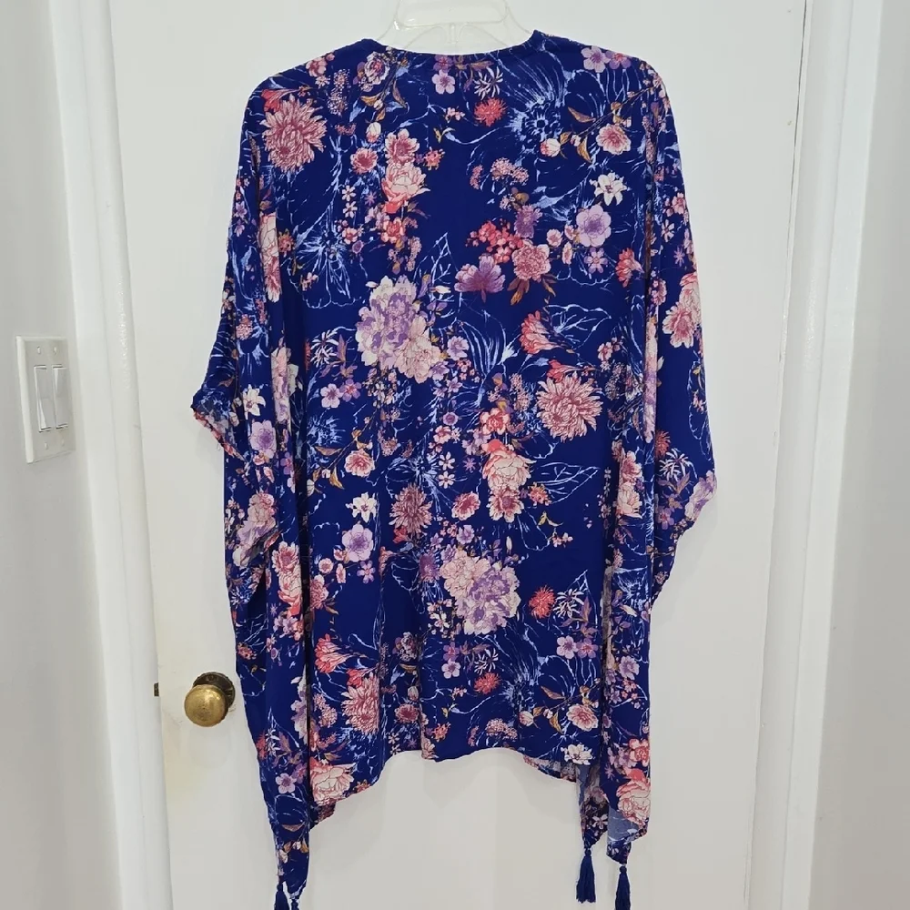 Knox Rose Sapphire Blue and Pink Romantic Floral Boho Ornate Tassels Kimono - Picture 6 of 6